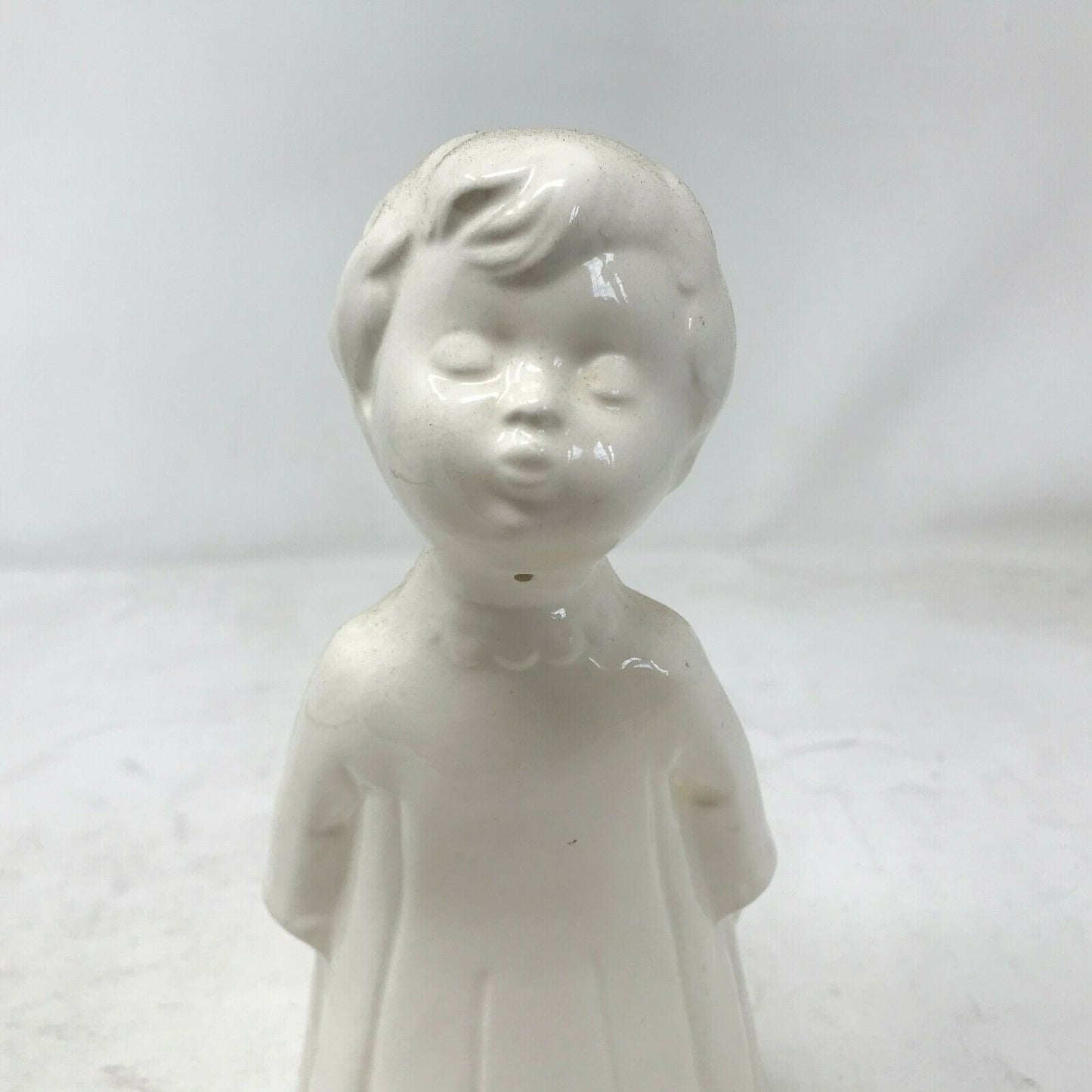 Cute CERAMIC ANGEL Leaning In Kissing Pose Sweet Angel Wings