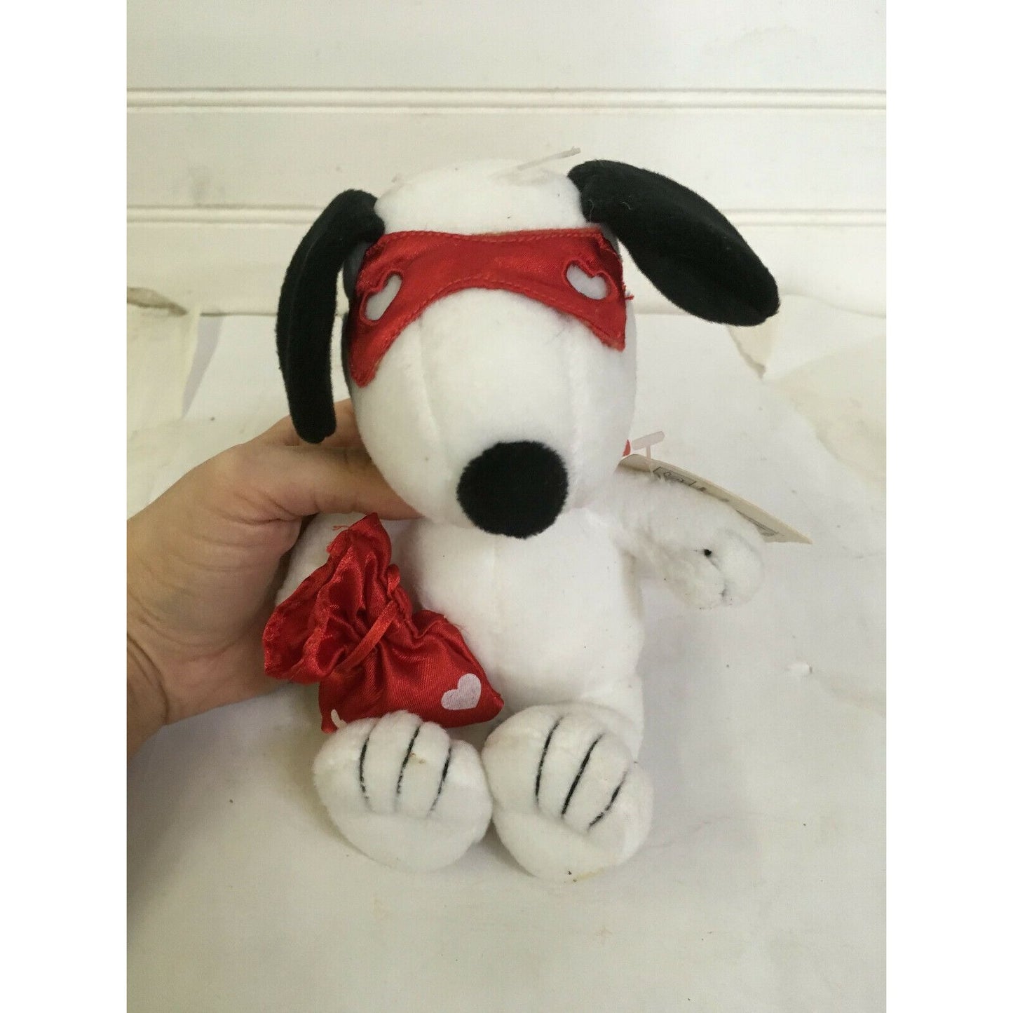 HEART STEALER! Snoopy Plush w/ mask & Bag w/tags Sunglasses Hallmark