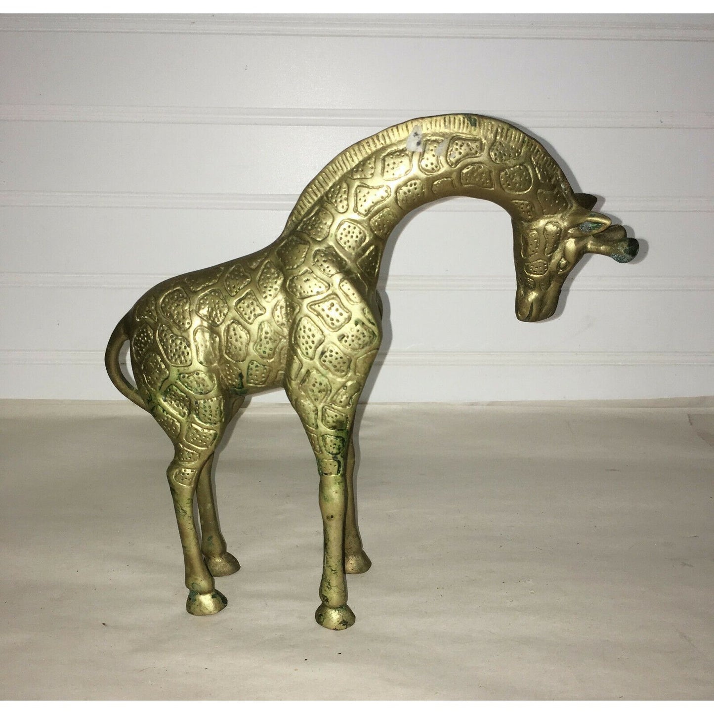 Vtg GIRAFFE Statue or Figurine BRASS Metal with Bowed Head