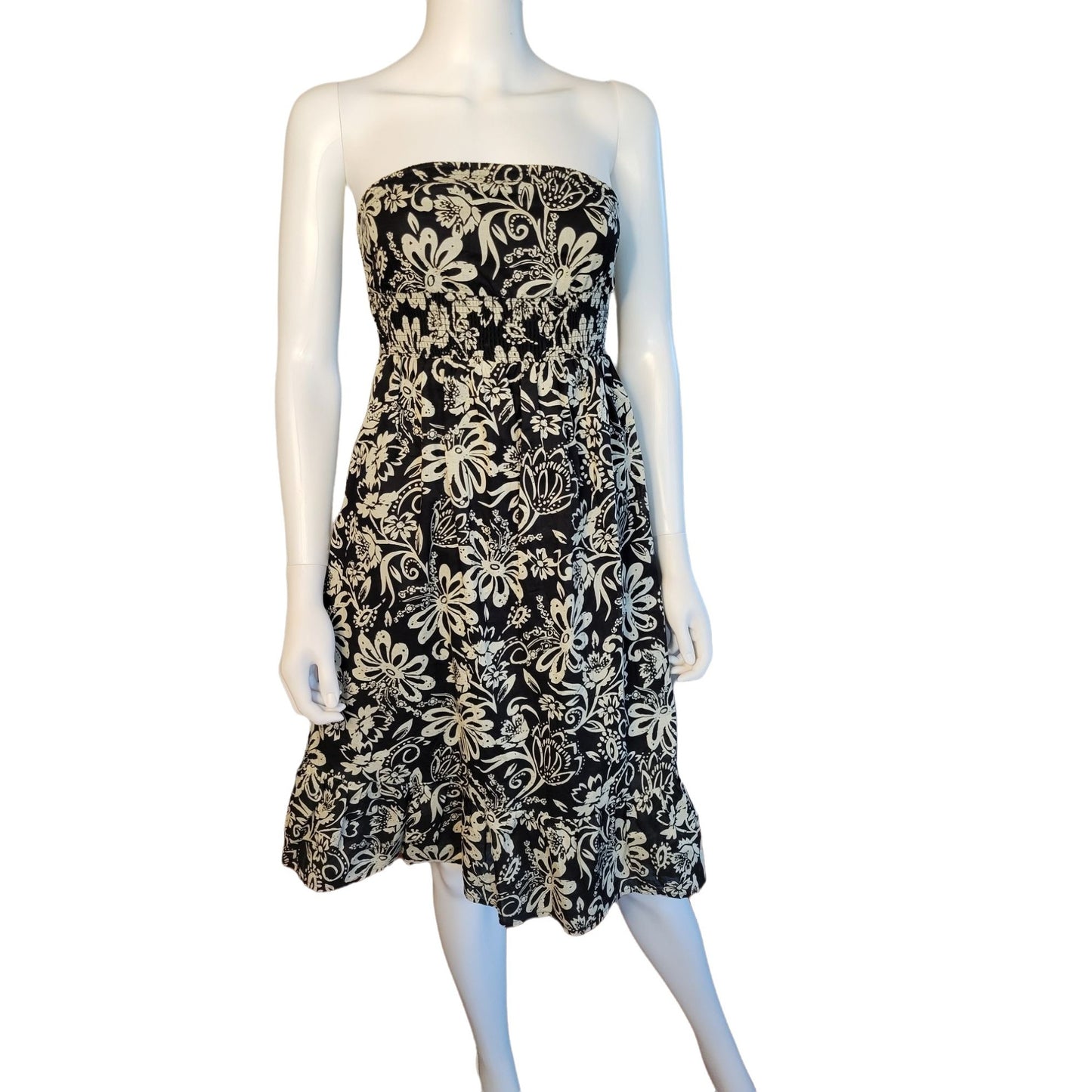 CHARLOTTE RUSSE Black and White (Cream) Floral Print Cocktail Dress Size Medium