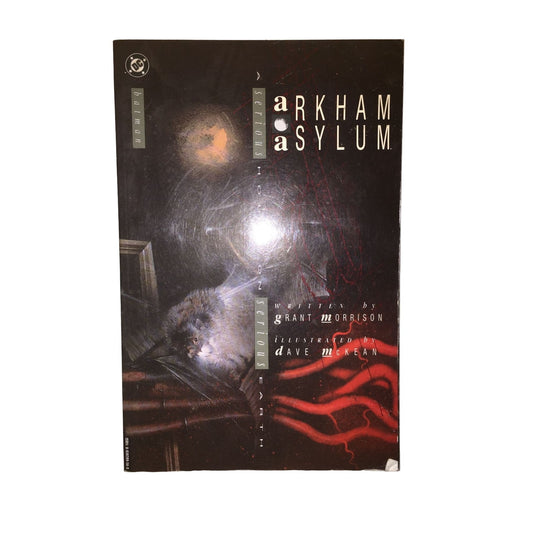 Batman Arkham Asylum Graphic Novel by Grant Morrison - Dave Mckean -