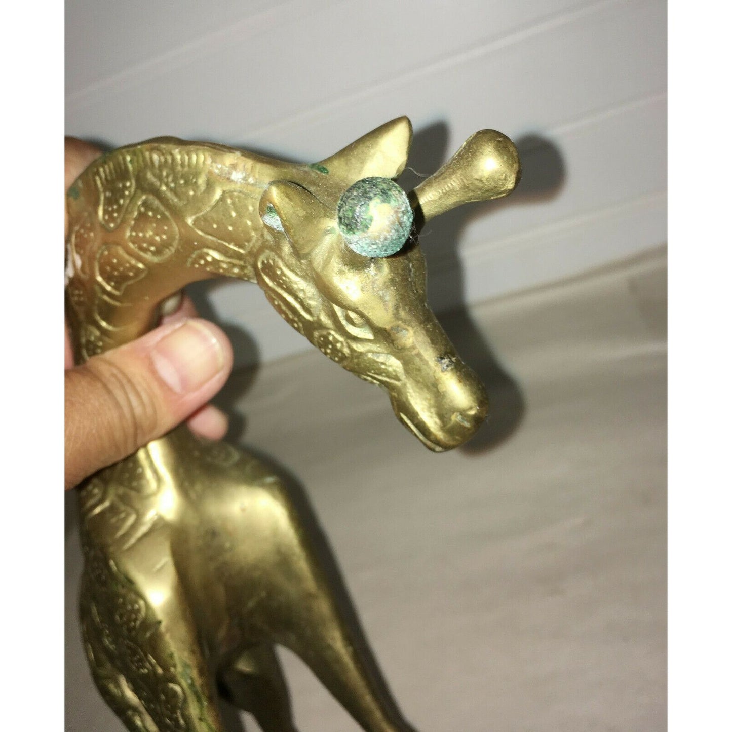 Vtg GIRAFFE Statue or Figurine BRASS Metal with Bowed Head