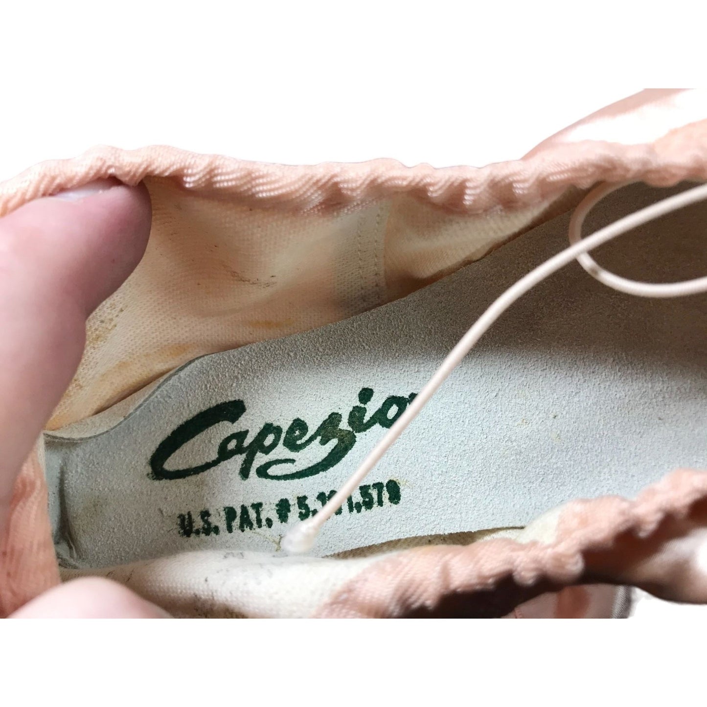 NOS Capezio BALLET Dance Shoes POINTE shoes CHASSE Style 090W