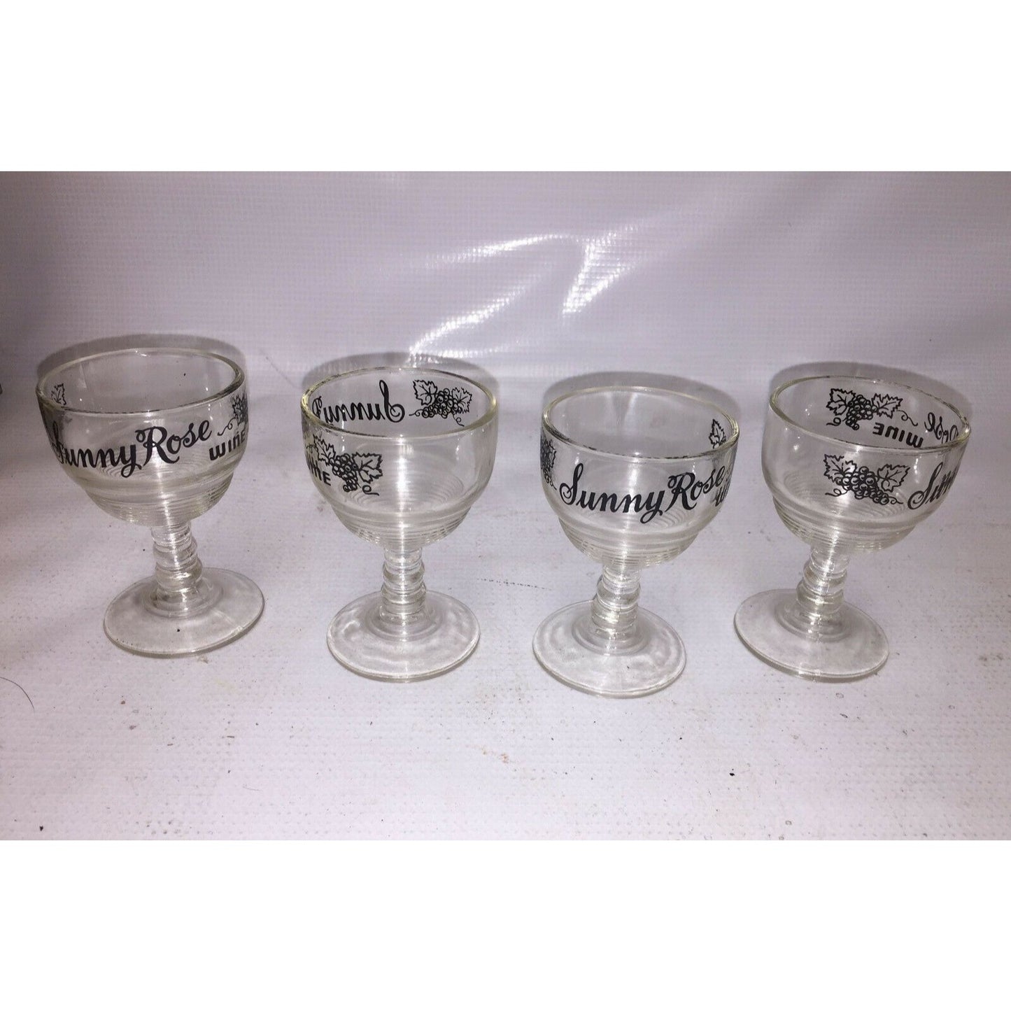 SUNNY ROSE WINE Set of  8 Wine Tasting Glasses Grape Art