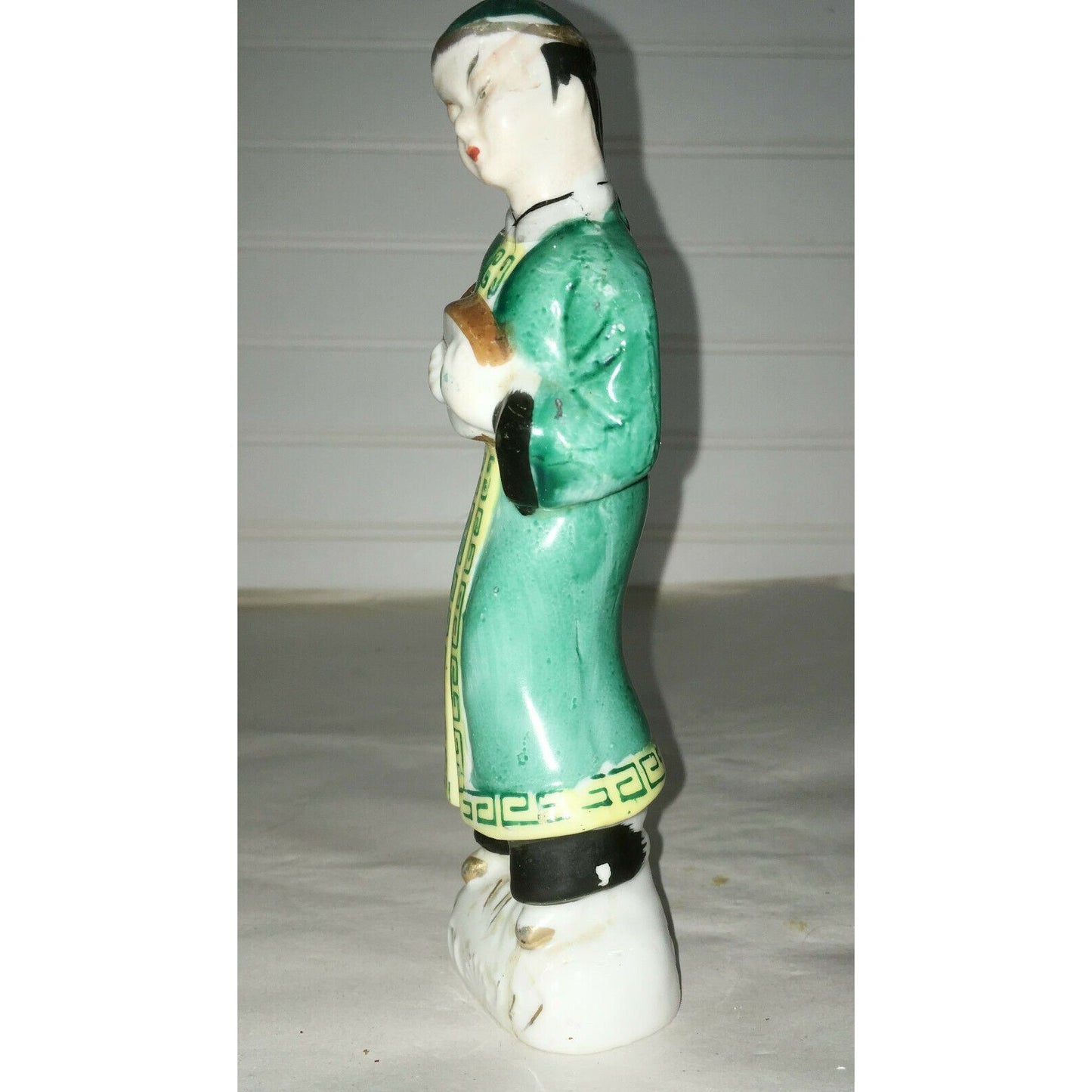 Vintage ASIAN Porcelain Man MUSICIAN Figurine Made in Japan 7"