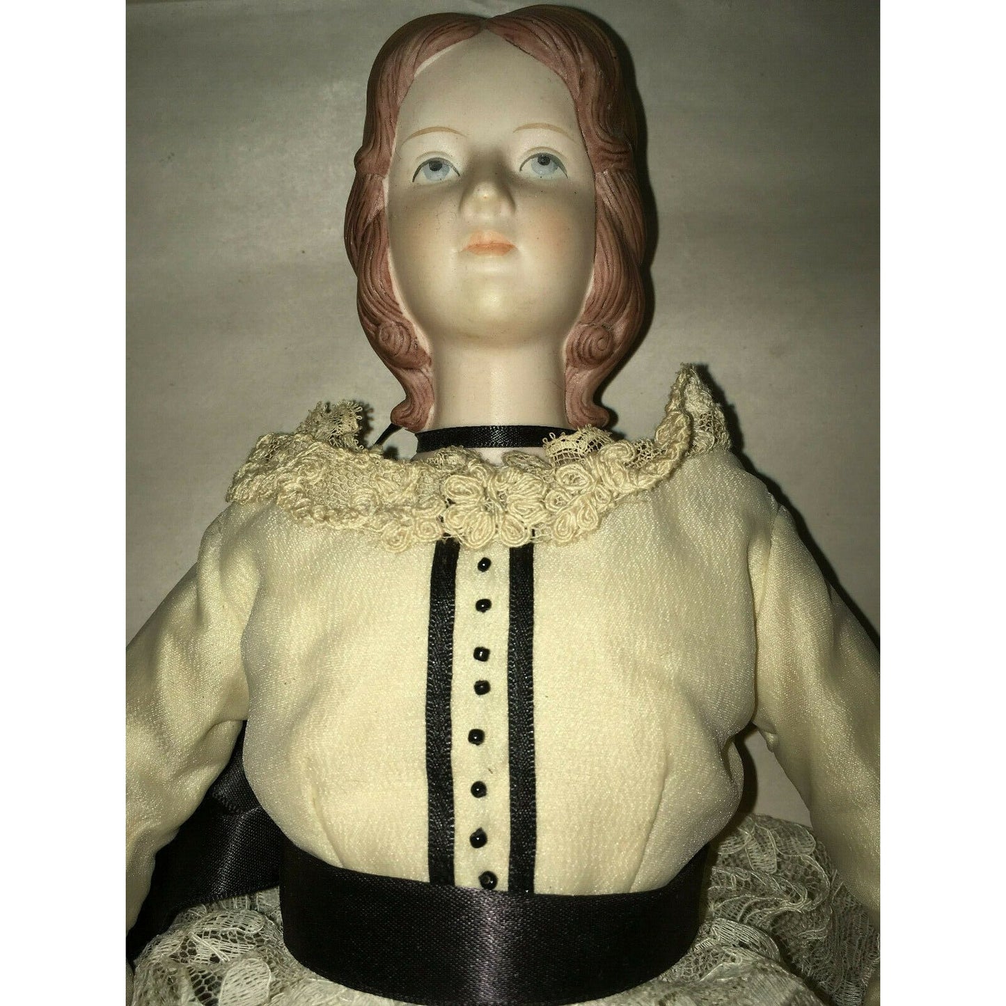 JULIET VINTAGE YIELD HOUSE  Doll with ivory and Black Dress