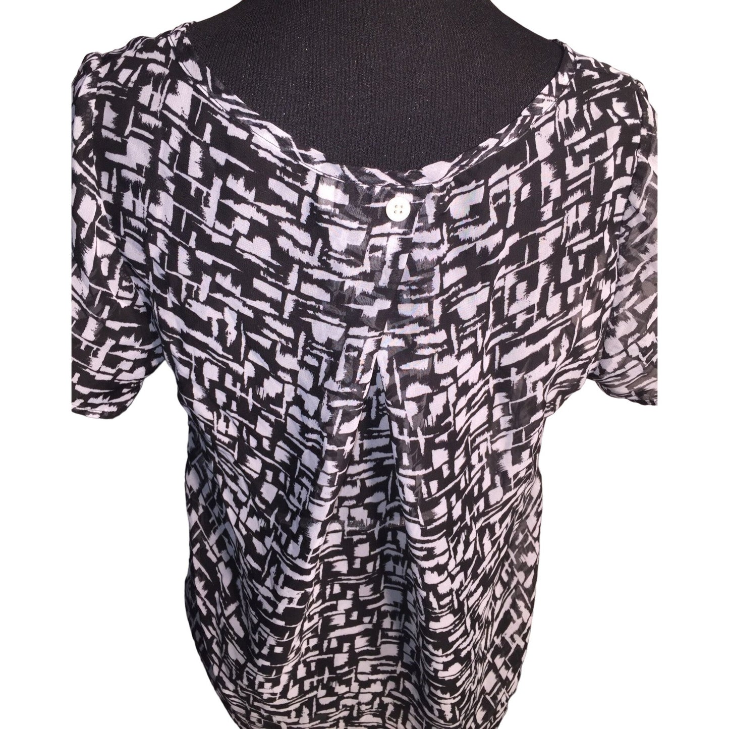 Olive & Oak Black and White Pattern Blouse  - Women's Size Medium