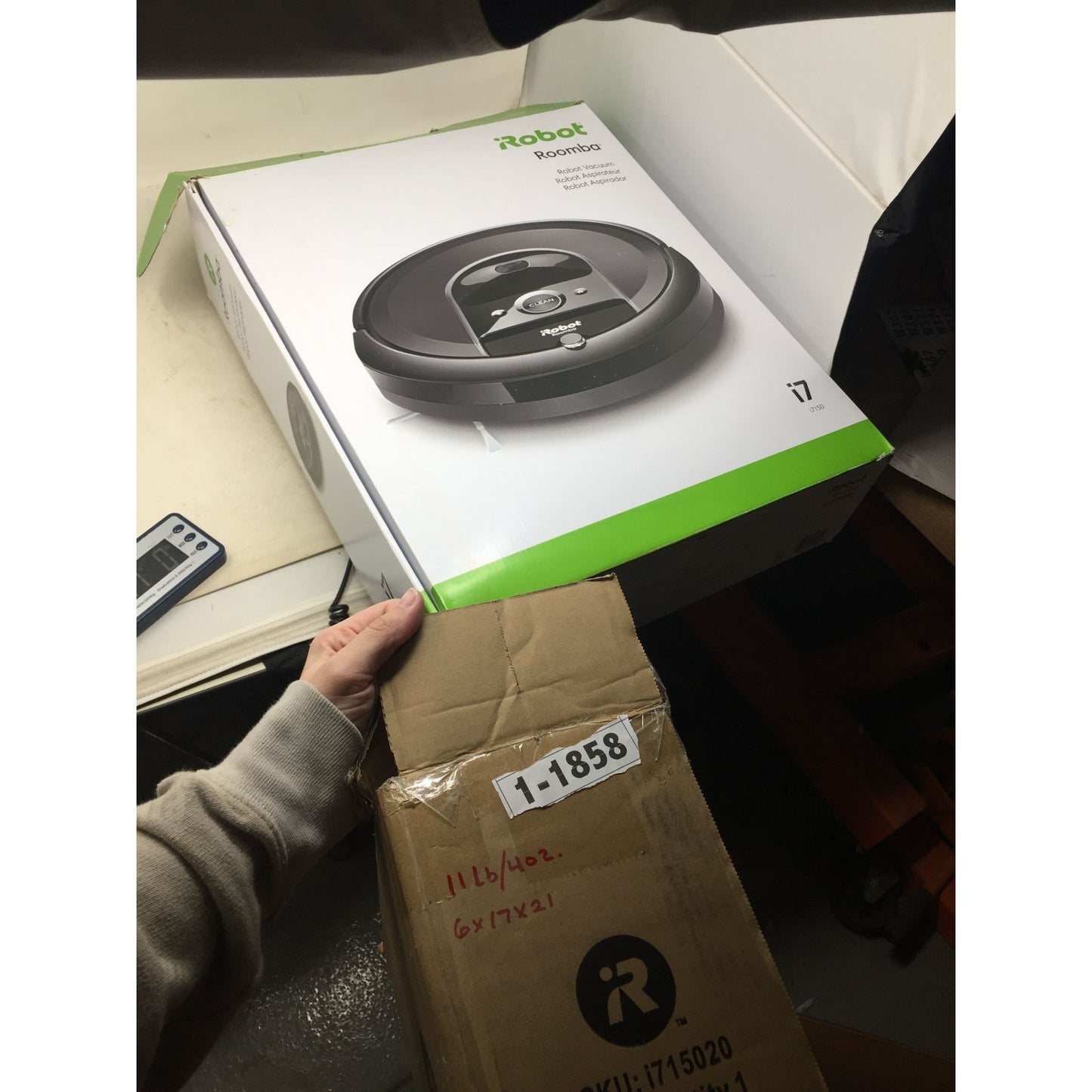 iRobot Roomba i7 (7150) Robot Vacuum- Wi-Fi Connected, Smart Mapping,  Works via wifi and Alexa