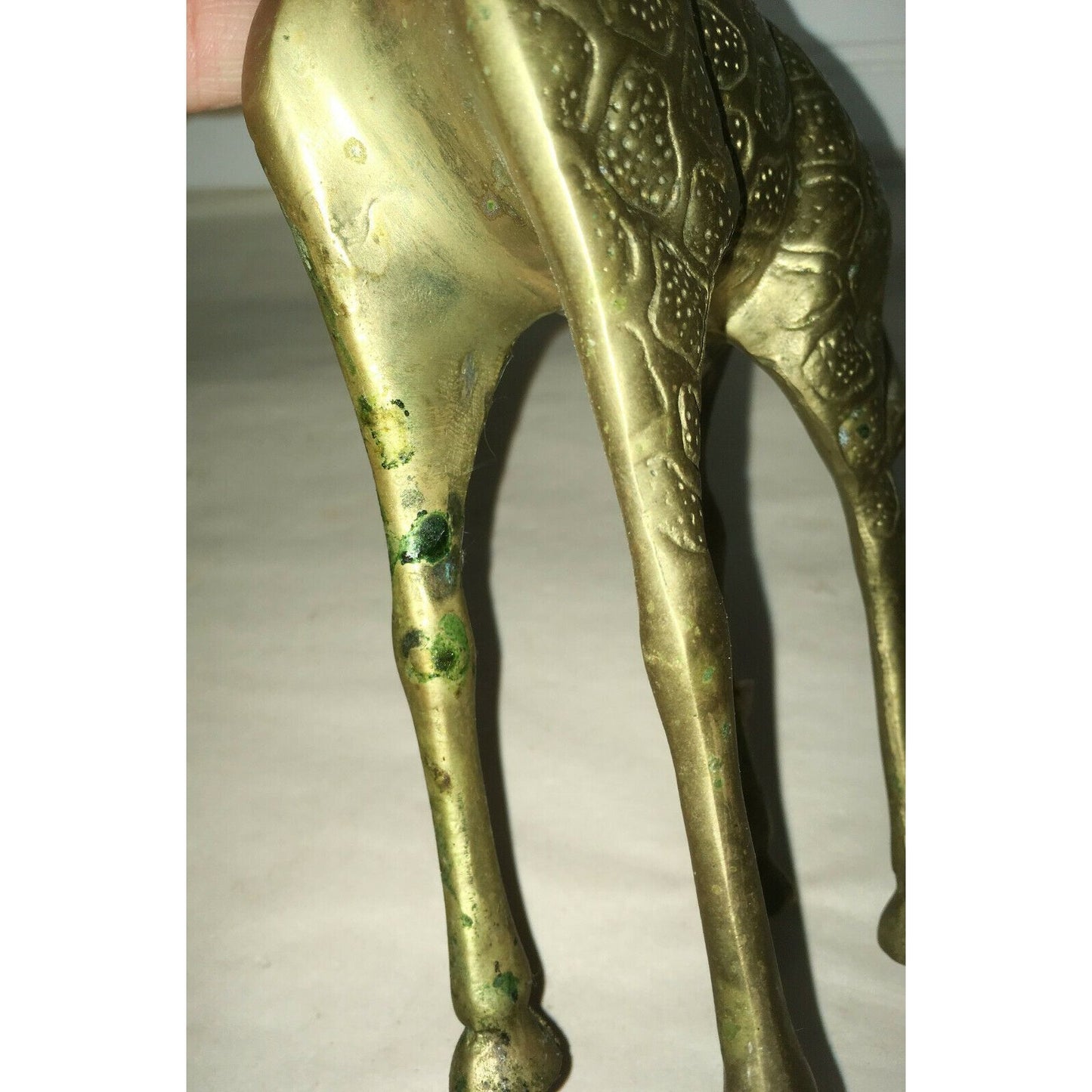 Vtg GIRAFFE Statue or Figurine BRASS Metal with Bowed Head