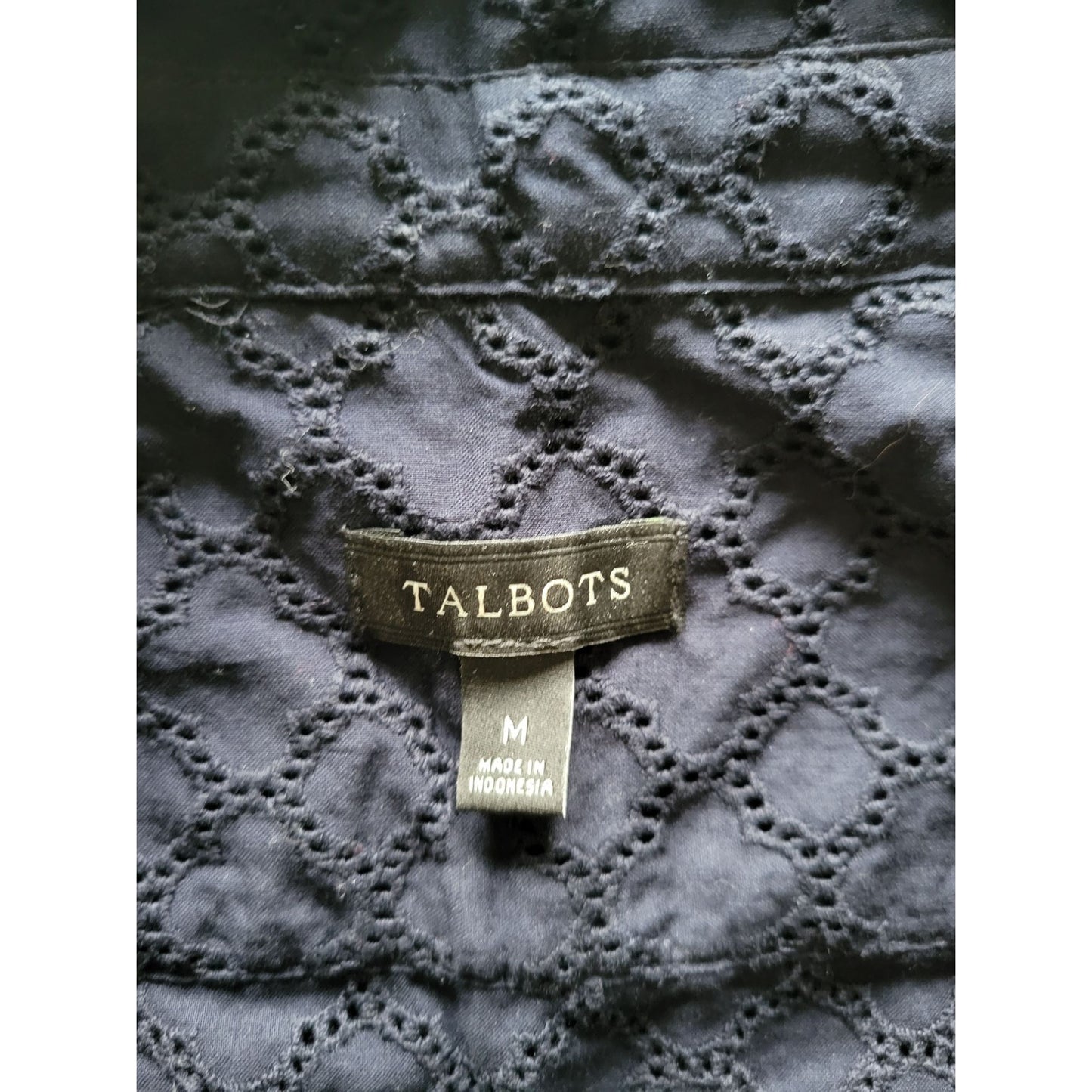 Talbots Womens Button Down with keyhole flower pattern - Dark Blue Size m