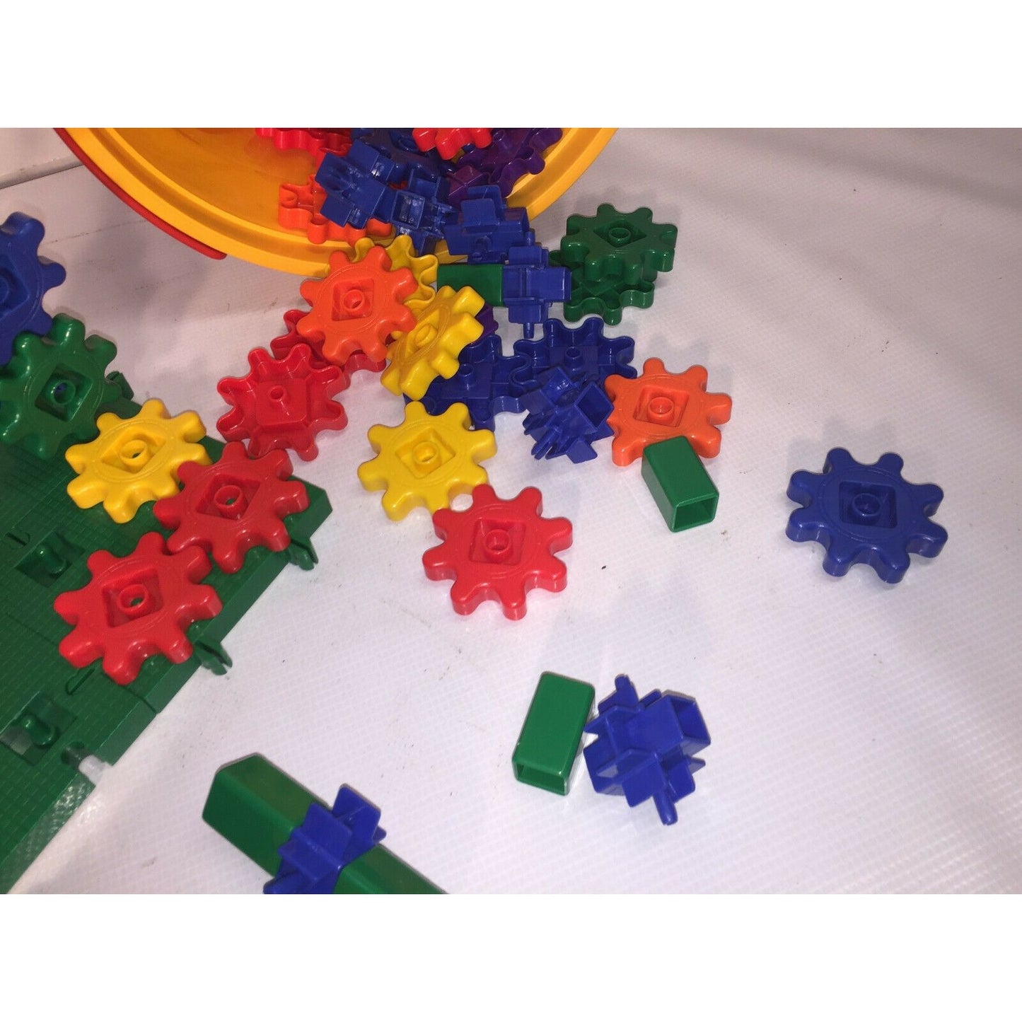 Gears!Gears!Gears!® Tub Super Building Set Supports STEM - 130+ Pcs