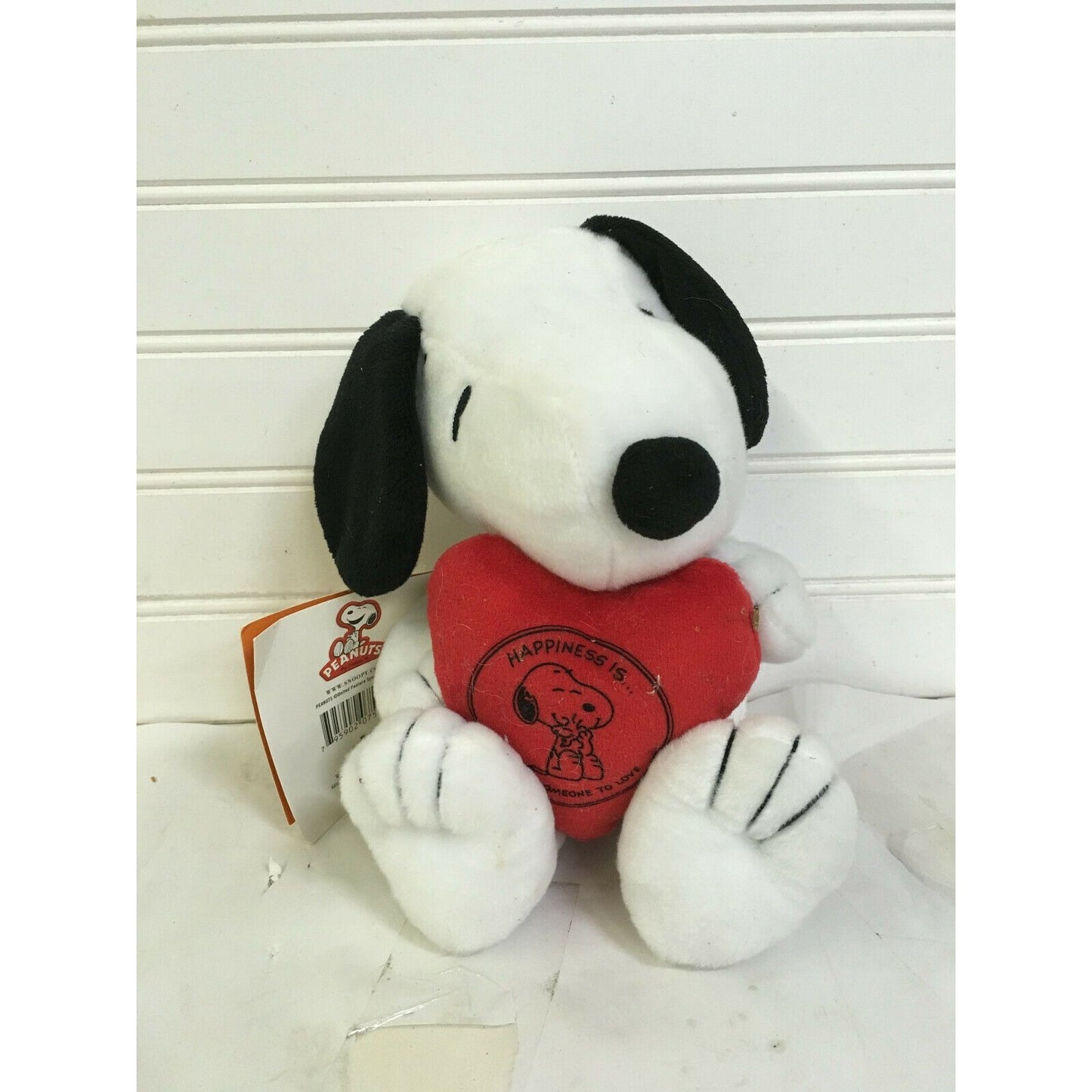 HAPPINESS is ... LOVE Hallmark Peanuts SNOOPY Holding Heart - Tag-