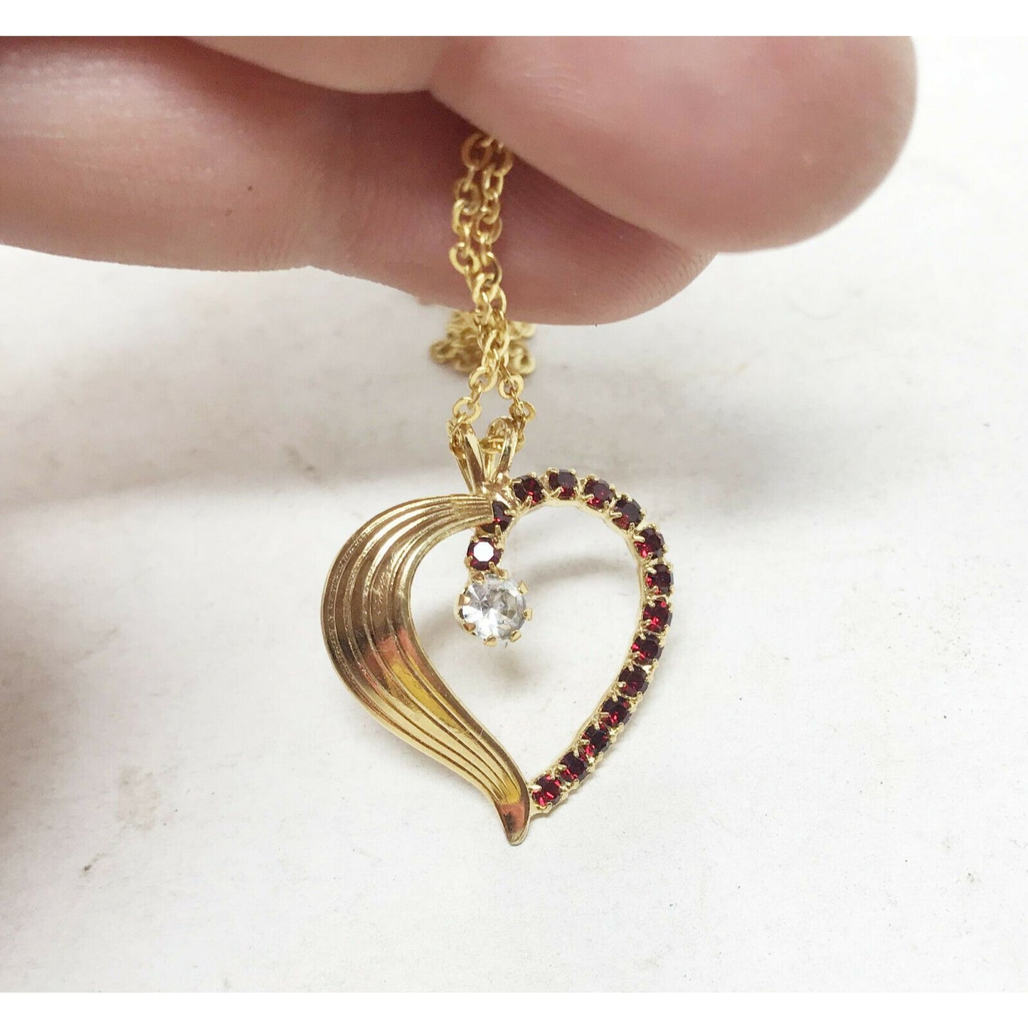 Gold Tone HEART Pendant on thin chain NECKLACE Red & White Stones