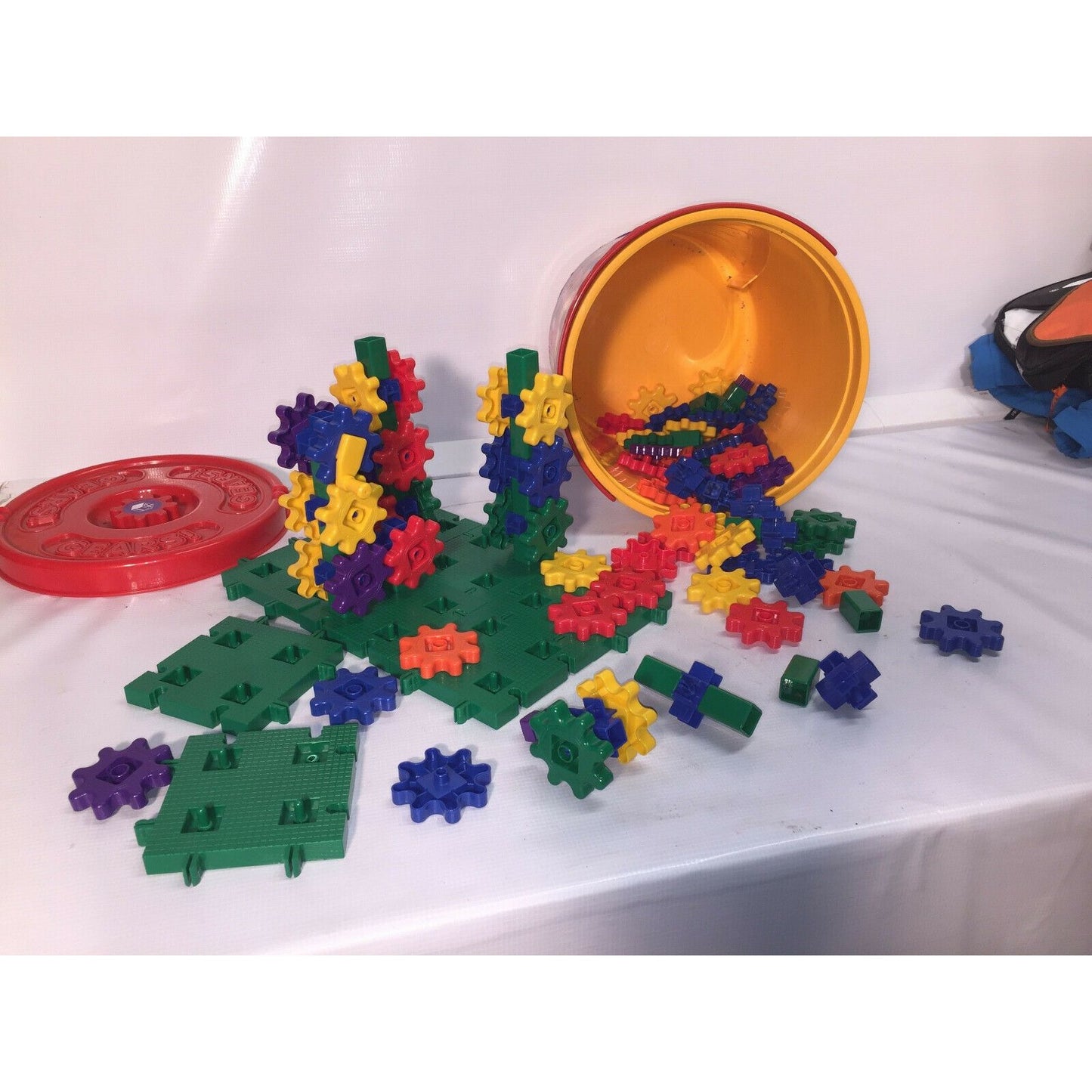 Gears!Gears!Gears!® Tub Super Building Set Supports STEM - 130+ Pcs