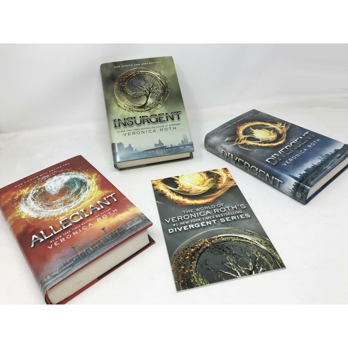 DIVERGENT Series 3 Book BOXED Set Veronica ROTH w Bonus Booklet