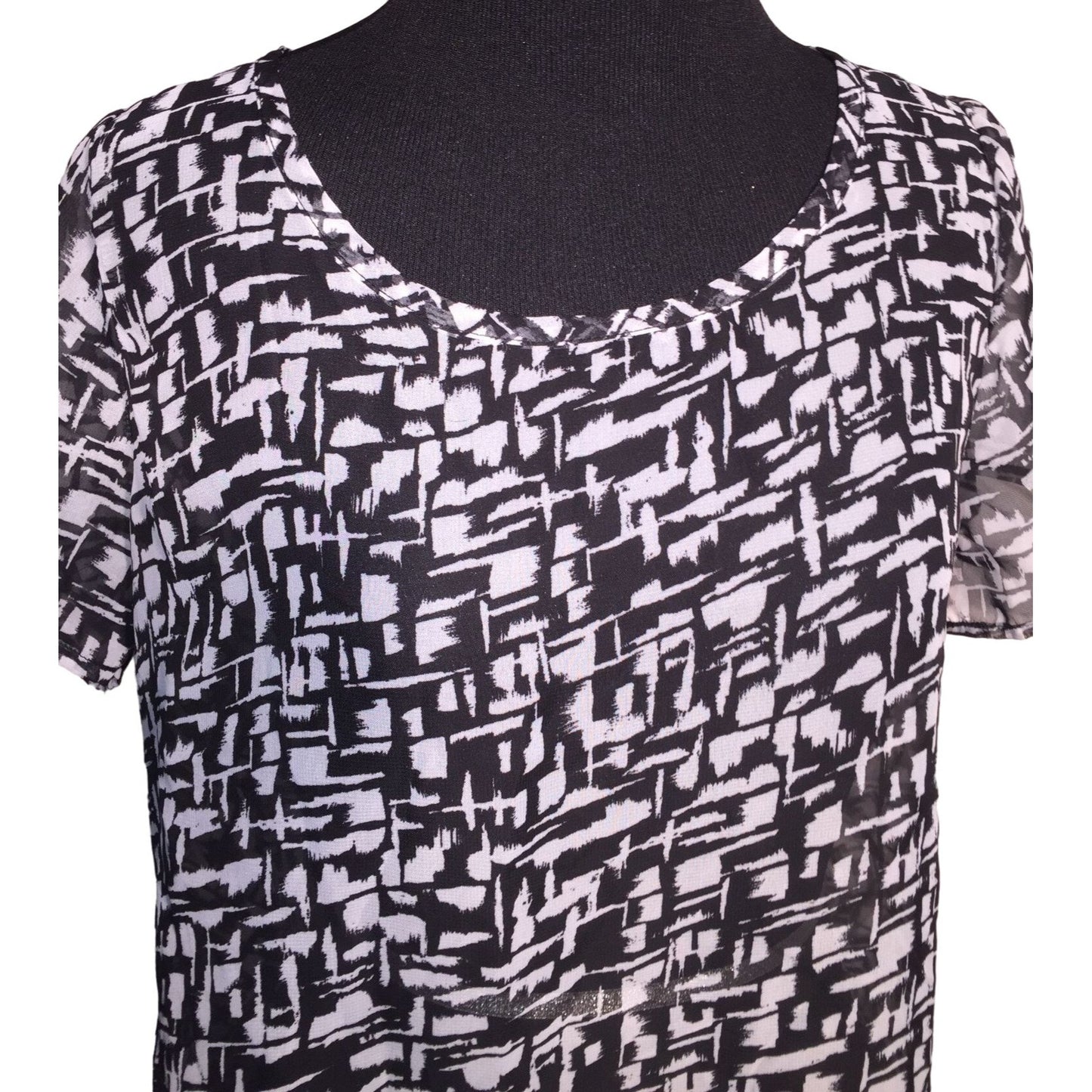 Olive & Oak Black and White Pattern Blouse  - Women's Size Medium