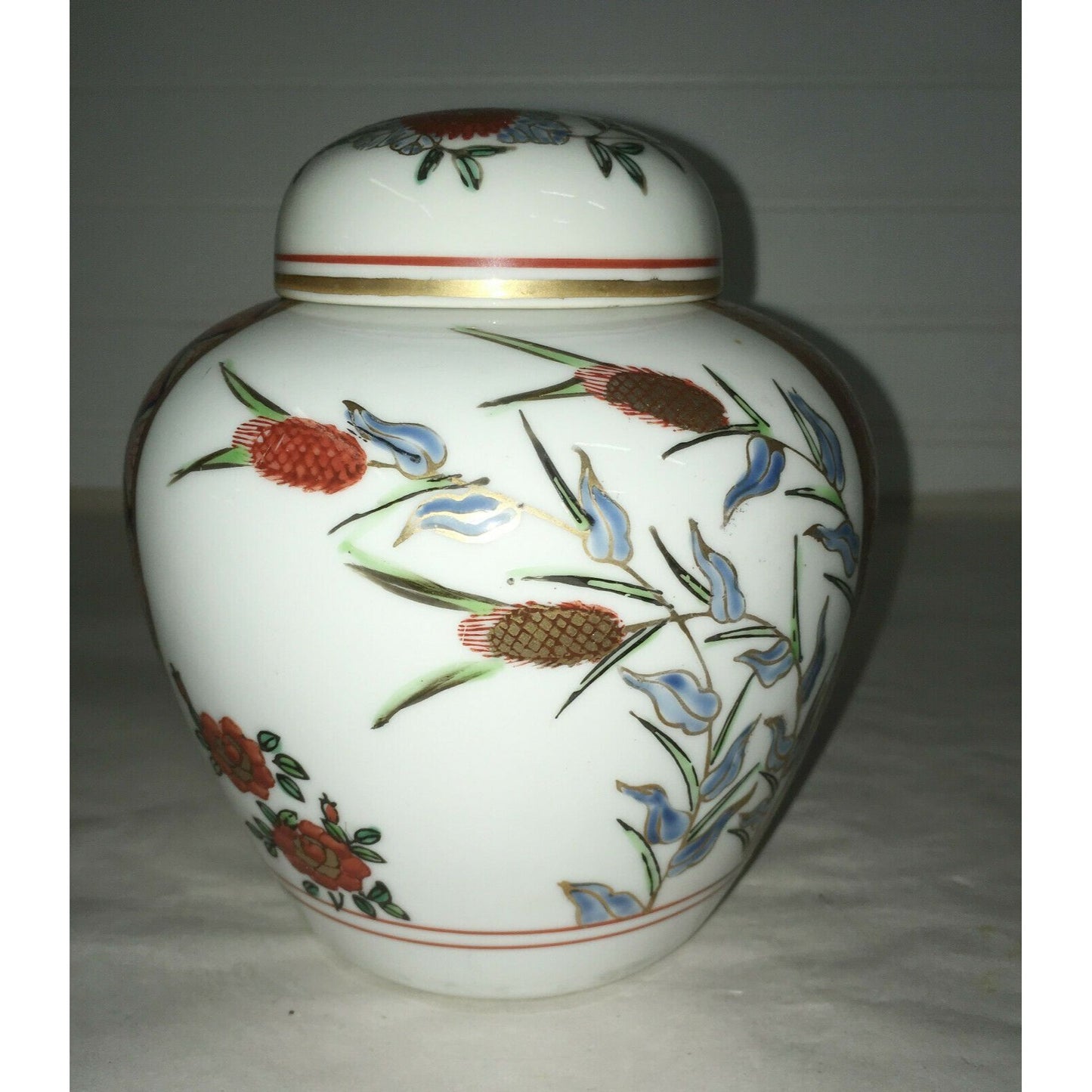 Vintage GOLD IMARI Flower Pattern Porcelain Ginger Jar Vase & Lid