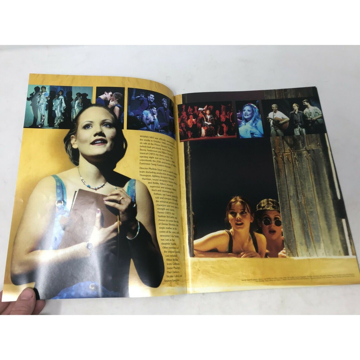 2001 MAMMA MIA Musical Brochure/Program, Pre-Owned, Booklet Play