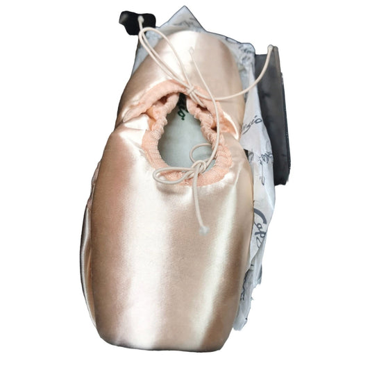 NOS Capezio BALLET Dance Shoes POINTE shoes CHASSE Style 090W