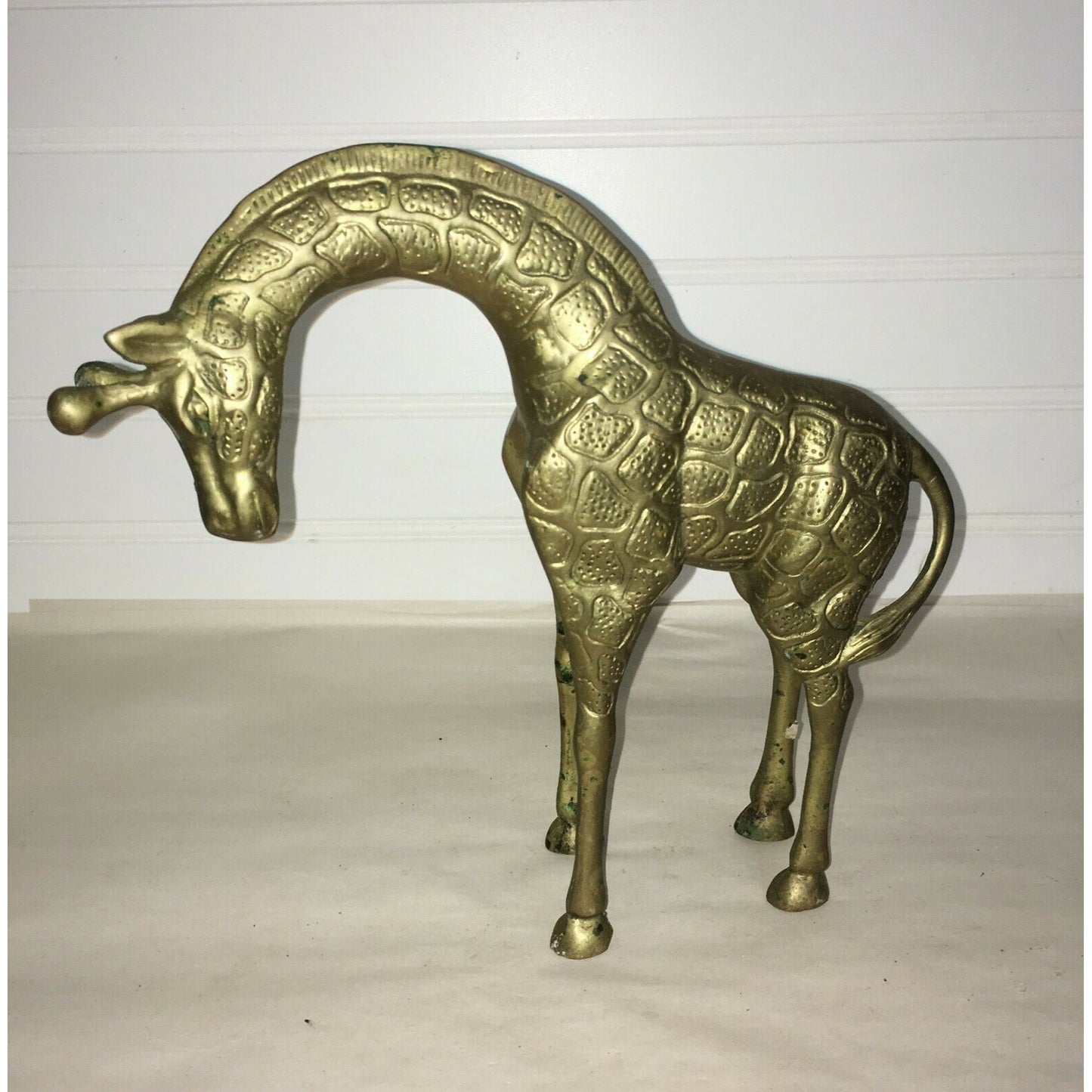 Vtg GIRAFFE Statue or Figurine BRASS Metal with Bowed Head