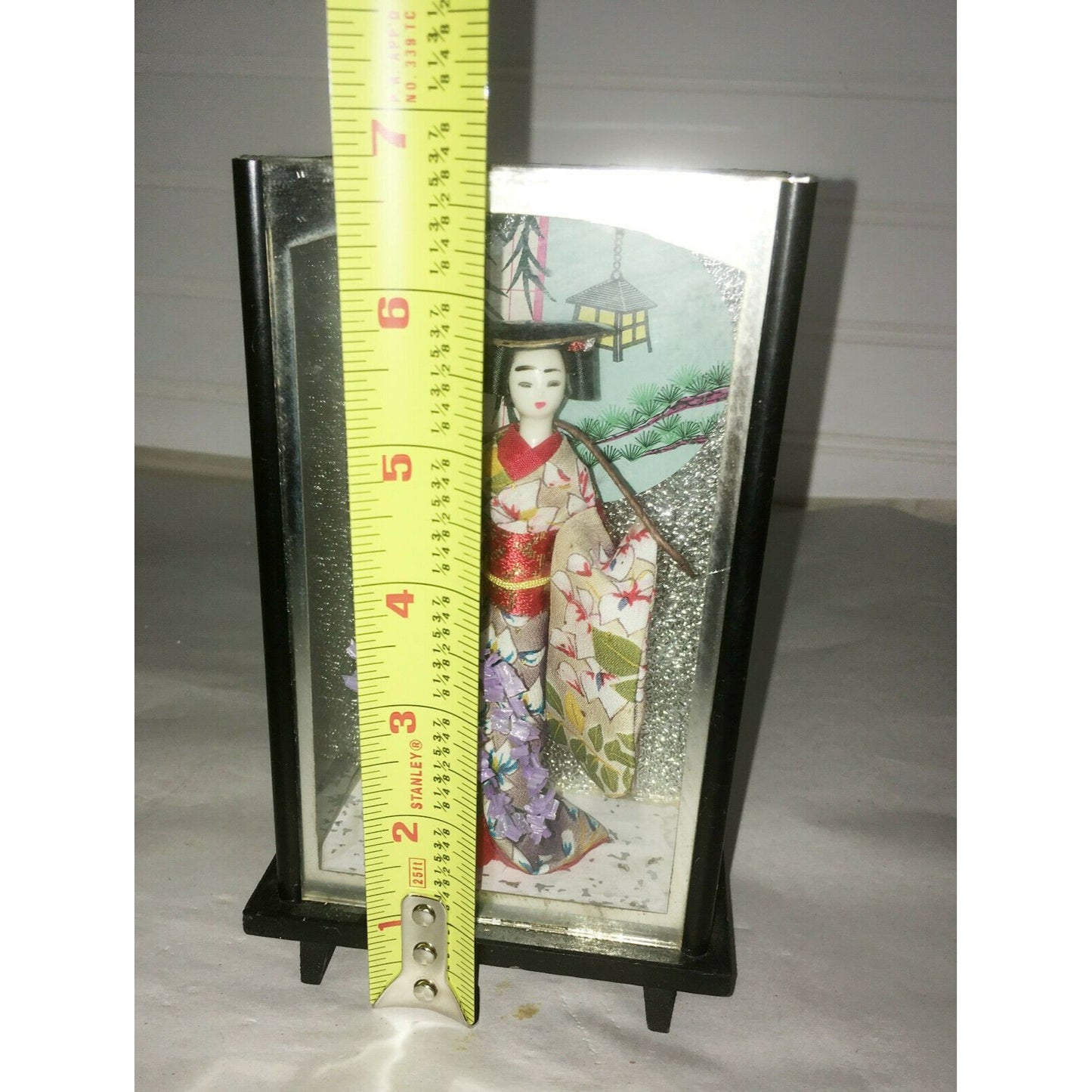 Japanese GEISHA DOLL in Kimono, 7"  BEAUTIFUL! Wooden Glass Case