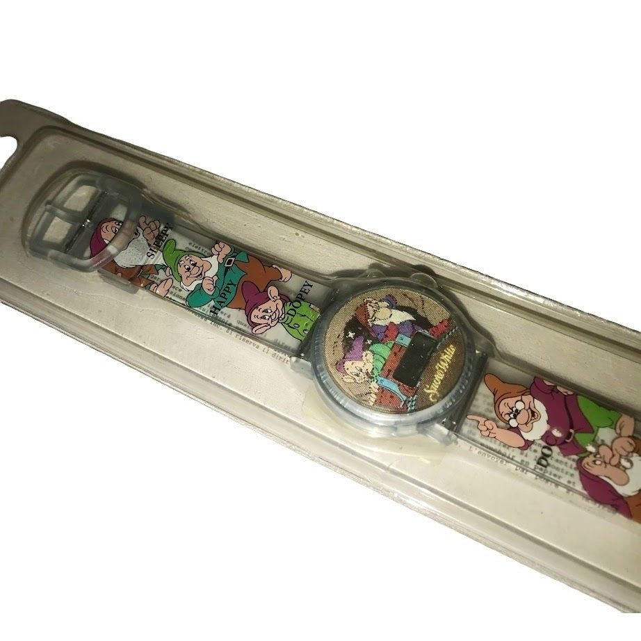 Cute Walt Disney SNOW WHITE Digital Watch - battery is dead - new in package (new old stock) - 7 dwarfs names and images on band - great loo