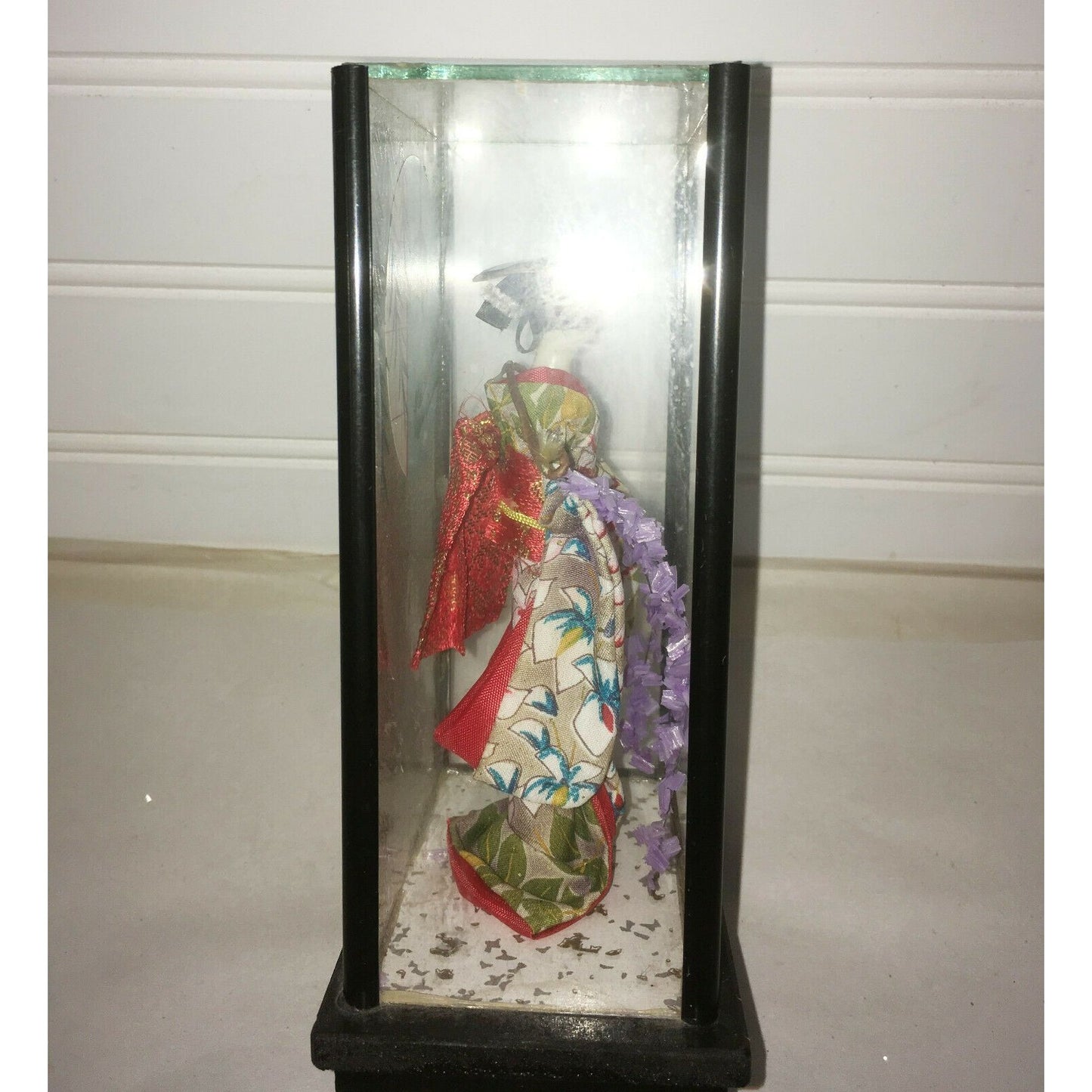 Japanese GEISHA DOLL in Kimono, 7"  BEAUTIFUL! Wooden Glass Case